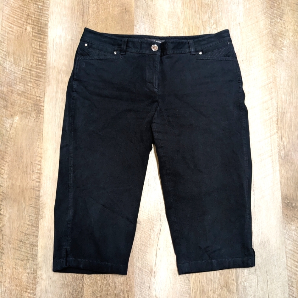 White House Black Market Black Pedal Pusher Shorts
